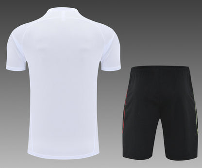 CAMISETA Y PANTALÓN CORTO ENTRENAMIENTO JUVENTUS 25/26