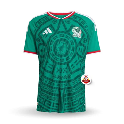 Camiseta verde de la selección de fútbol México con diseño azteca, logo y escudo, Reino del Futbol