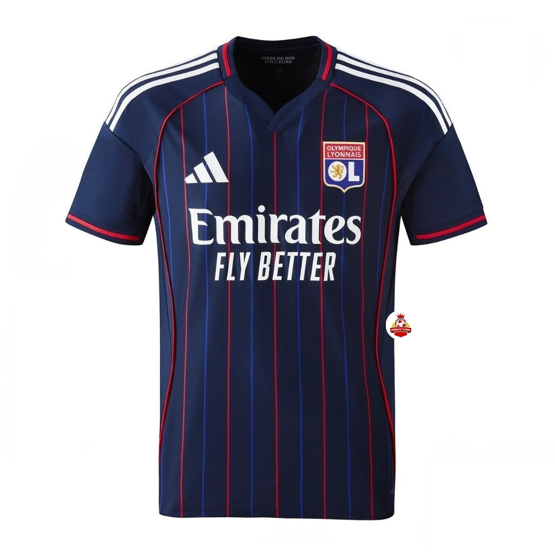 Camiseta Olympique de Lyon azul marino con rayas rojas, Adidas, a la venta en Reino del Futbol.