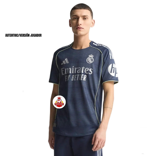 Camiseta auténtica Real Madrid azul marino versión jugador, modelo masculino, Reino del Futbol