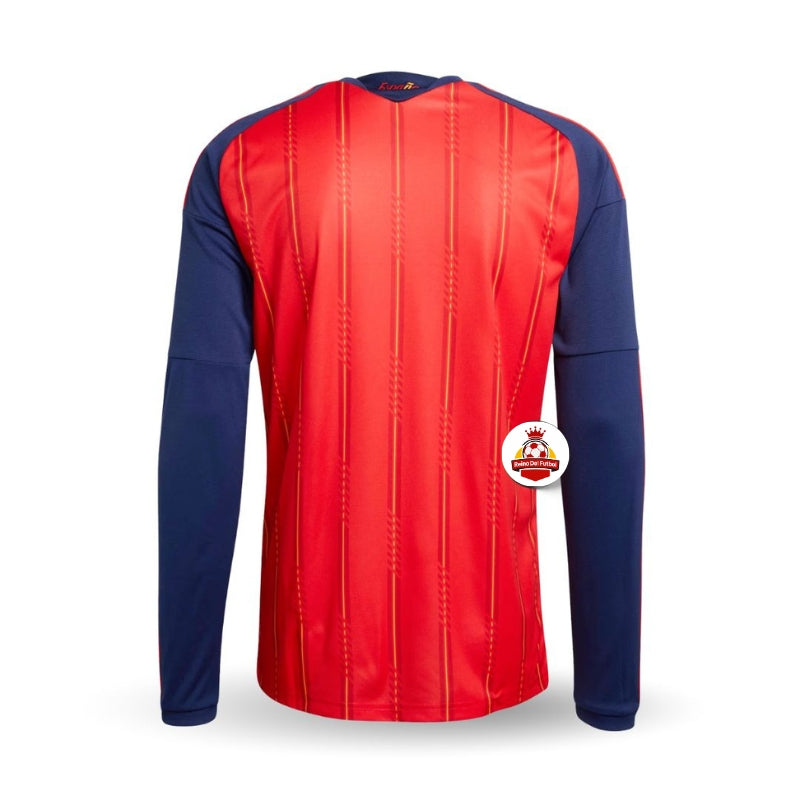 Camiseta de fútbol roja con mangas largas azul marino, fondo blanco, Reino del Futbol