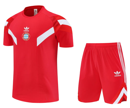 CAMISETA Y PANTALÓN CORTO ENTRENAMIENTO BAYERN 25/26