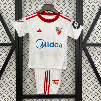 CAMISETAS Y PANTALONES CORTOS NIÑOS SEVILLA FC HOME 25/26