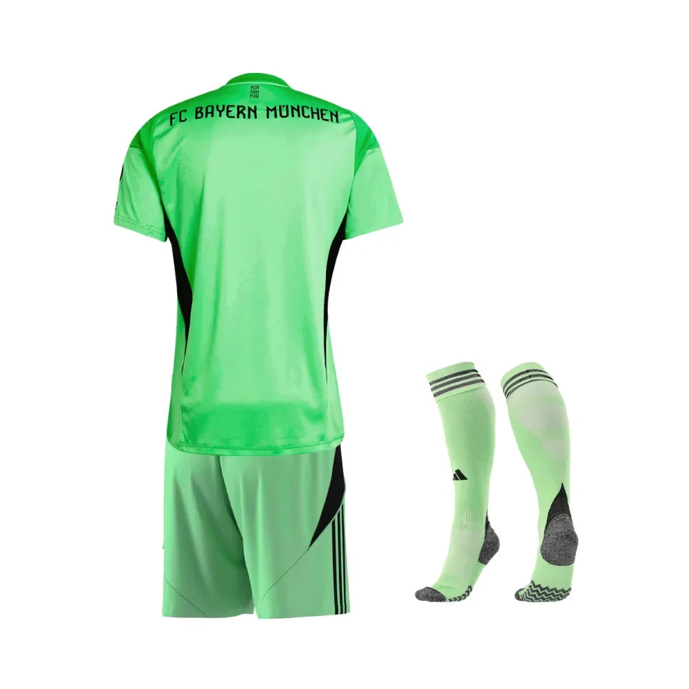 CAMISETA Y PANTALÓN CORTO PORTERO NIÑO BAYERN MUNICH 25/26 - CON MEDIAS
