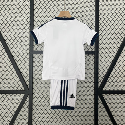 CAMISETA Y PANTALONES CORTOS NIÑOS REAL MADRID HOME RETRO 12/13