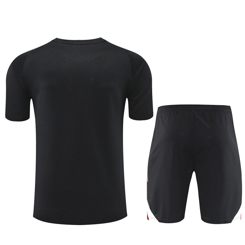 CAMISETA Y PANTALÓN ENTRENAMIENTO LIVERPOOL 25/26