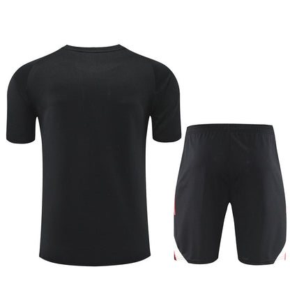 CAMISETA Y PANTALÓN ENTRENAMIENTO LIVERPOOL 25/26