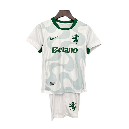 CAMISETA Y PANTANOLES CORTOS NIÑO SPORTING AWAY 25/26