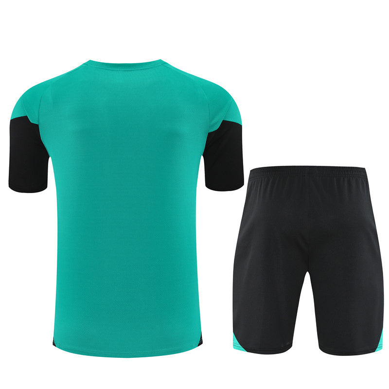 CAMISETA Y PANTALÓN ENTRENAMIENTO LIVERPOOL 25/26