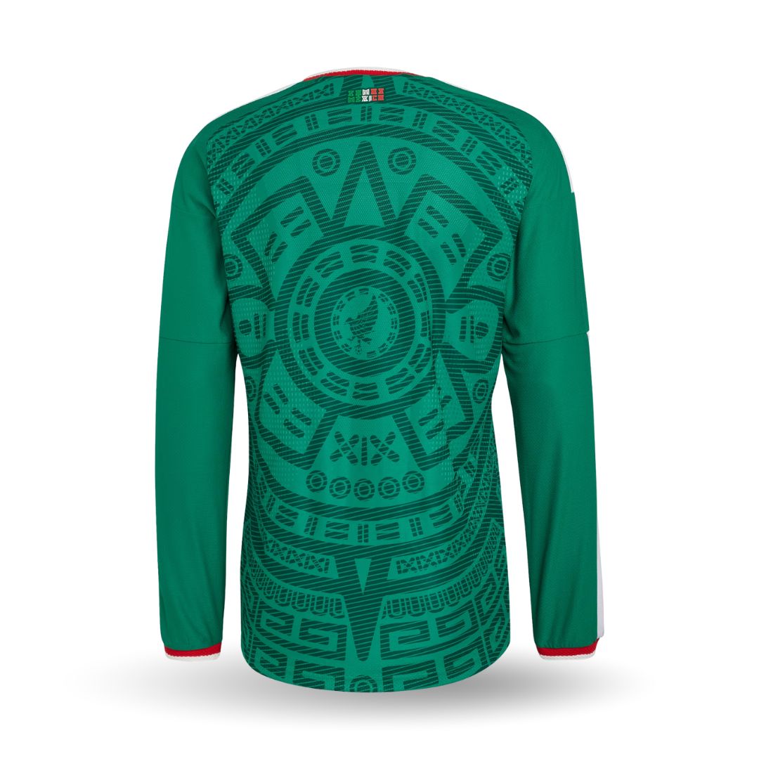 Jersey verde de futbol México 2026 con diseño azteca en la espalda, Reino del Futbol