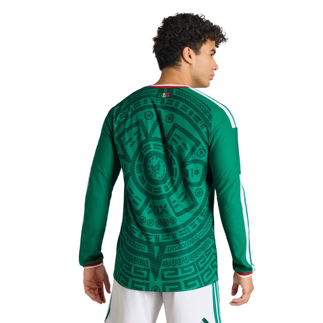 Jersey verde México 2026 con diseño azteca, de manga larga, Reino del Futbol