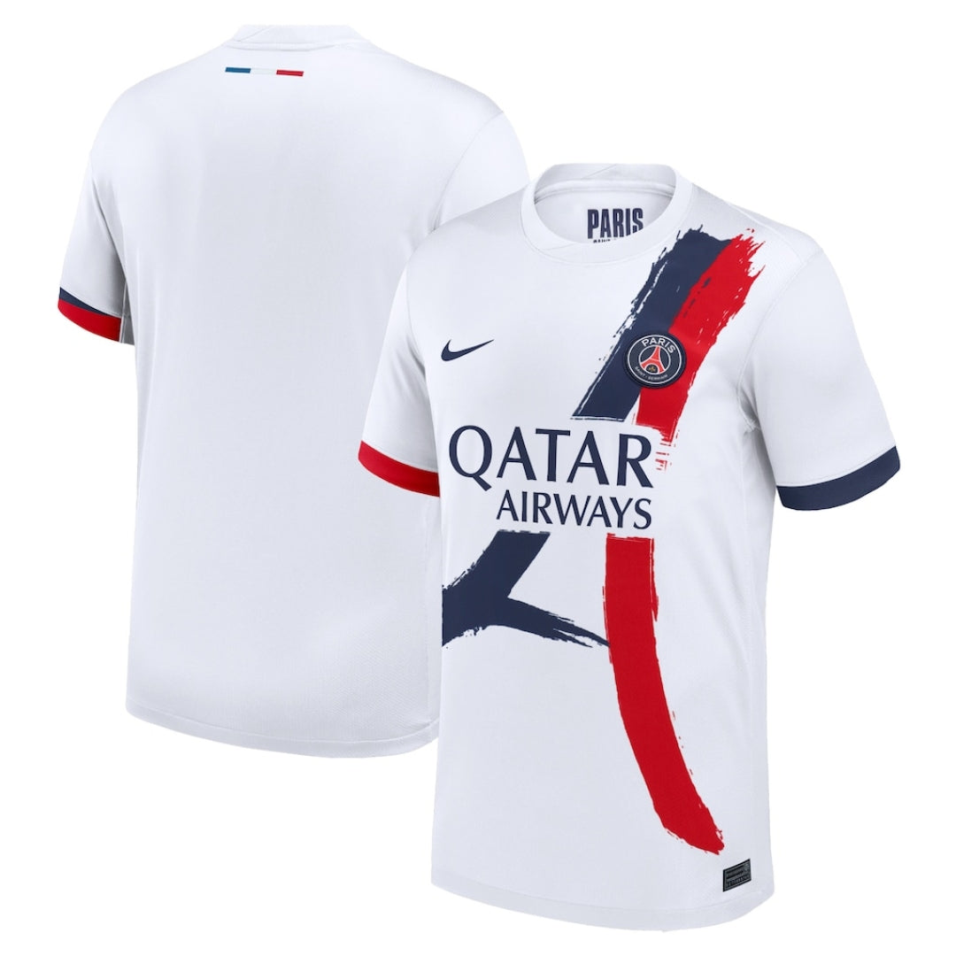 Camiseta PSG visitante blanca con detalles rojos y azul marino, escudo y logo Nike, Reino del Futbol