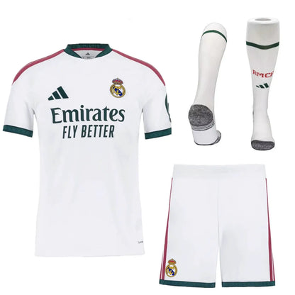 CAMISETA Y PANTALÓN REAL MADRID 2026/27
