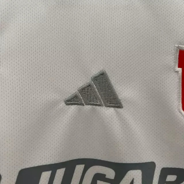 UNIFORME NIÑOS UNIVERSIDAD DE CHILE II 2024/2025 - BLANCA