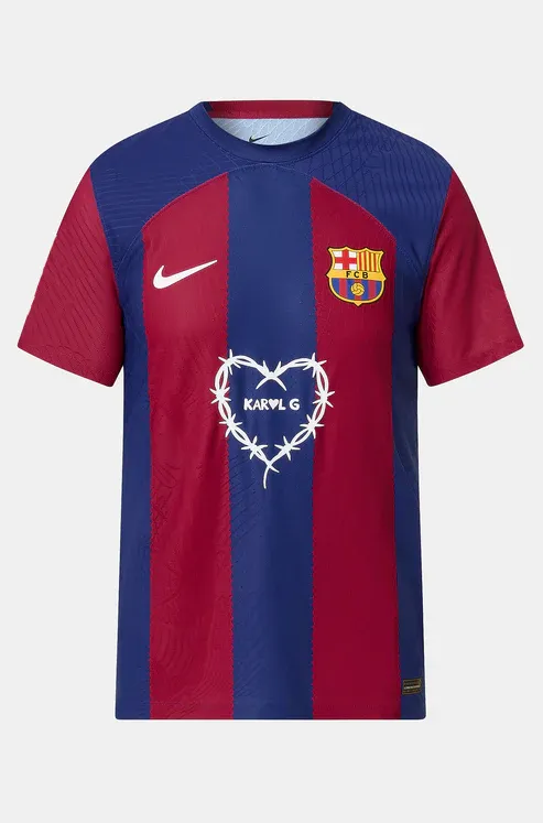 CAMISETA FC BARCELONA 23/24 EDICIÓN ESPECIAL KAROL G ROJA Y AZUL