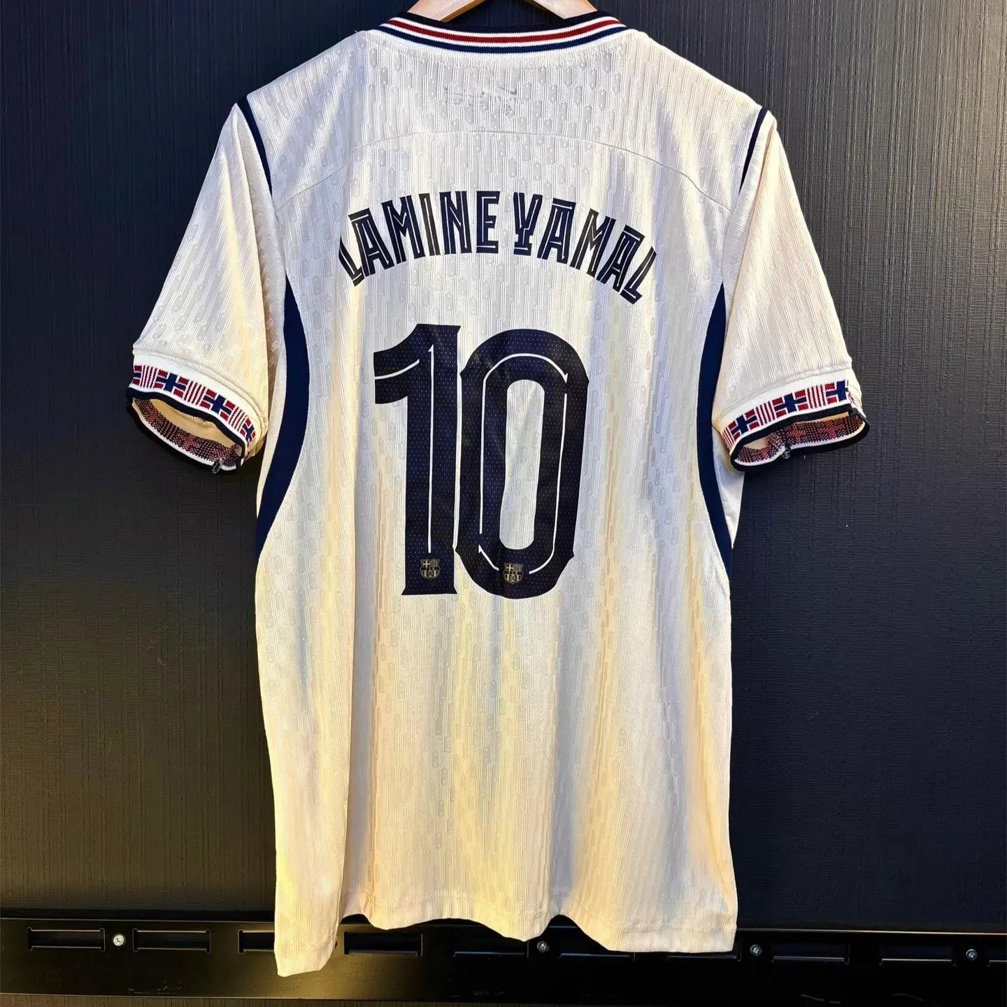 CAMISETA BARCELONA ESPECIAL 2026/27 AFICIONADO