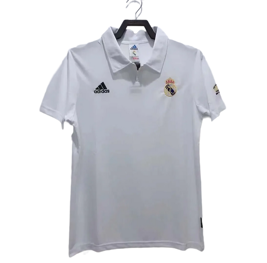 Camiseta Real Madrid 2002-03 retro, blanca, logo Adidas y escudo, Reino del Futbol