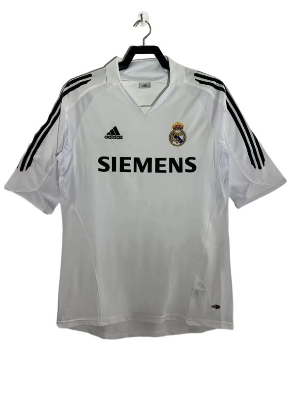 Camiseta retro Real Madrid 2005-06 blanca original Adidas, disponible en Reino del Futbol