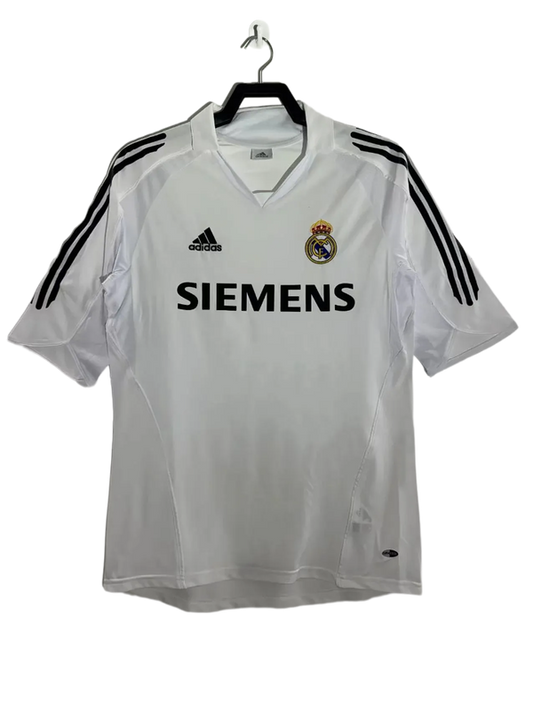 Camiseta retro Real Madrid 2005-06 blanca original Adidas, disponible en Reino del Futbol