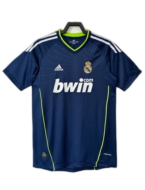 Camiseta retro azul Real Madrid 2010-11 visitante, logo Adidas y Bwin, exclusiva en Reino del Futbol