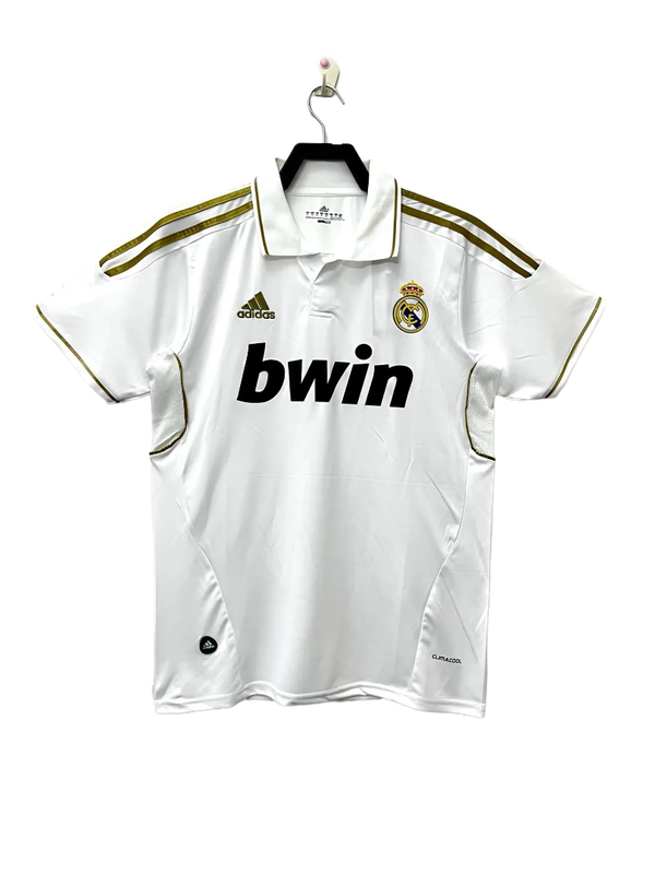 Camiseta Real Madrid 2011-2012 blanca retro, logo adidas, escudo y detalles dorados
