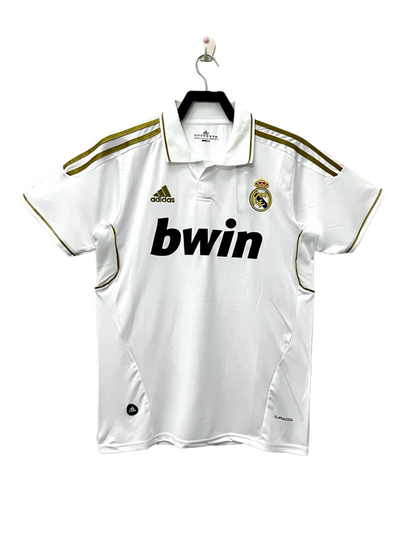Camiseta Real Madrid 2011-2012 blanca retro, logo adidas, escudo y detalles dorados