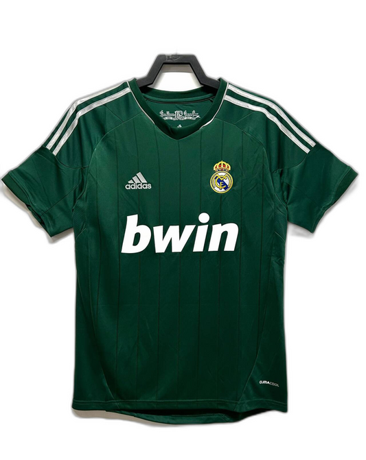 Camiseta retro verde Real Madrid 12/13 tercera equipación, logo Adidas y escudo, Reino del Futbol