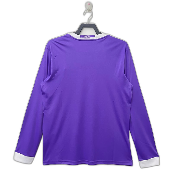 Camiseta retro Real Madrid morada manga larga, vista trasera, Reino del Futbol.