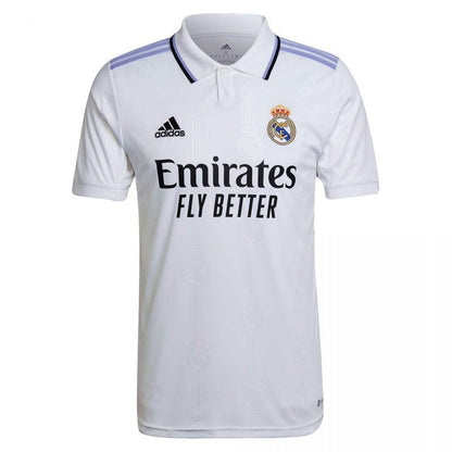 Camiseta Real Madrid 2022-2023 local, blanca, logo Adidas y Emirates, tienda Reino del Fútbol
