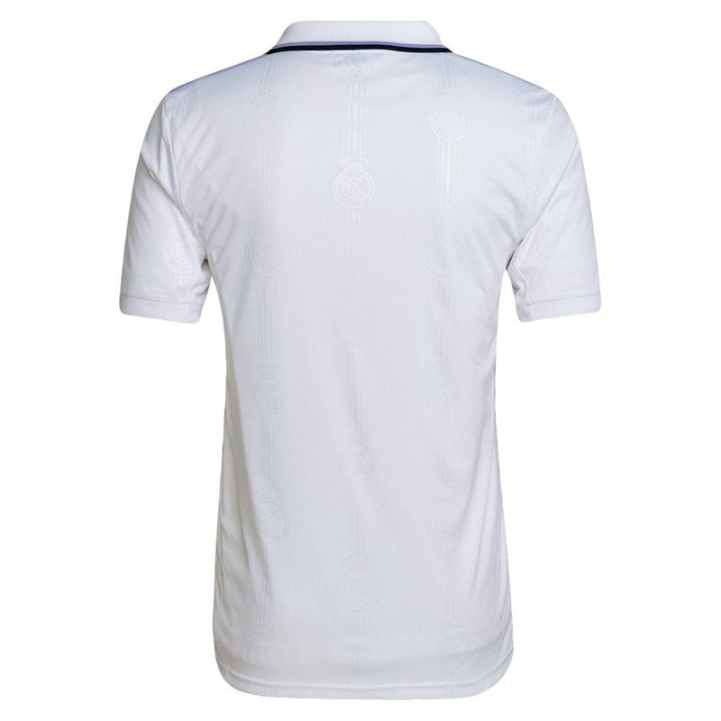 Camiseta Real Madrid 2022-23 blanca vista trasera, detalles en el cuello, tienda Reino del Futbol