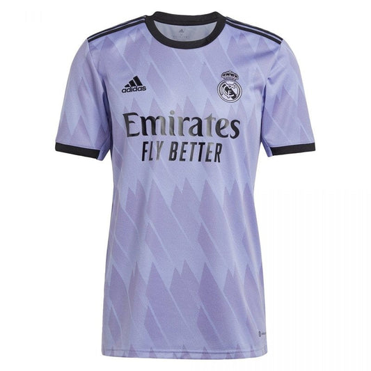Camiseta Real Madrid 22/23 visitante, versión aficionado, diseño morado, disponible en Reino del Futbol