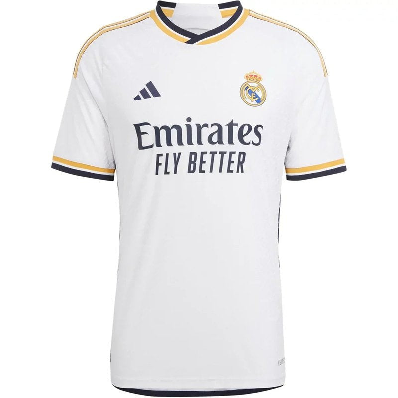 Camiseta Real Madrid 23/24 local versión jugador, blanca con detalles dorados, disponible en Reino del Futbol
