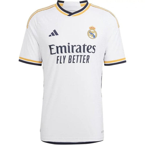 Camiseta Real Madrid 23/24 local versión jugador, blanca con detalles dorados, disponible en Reino del Futbol