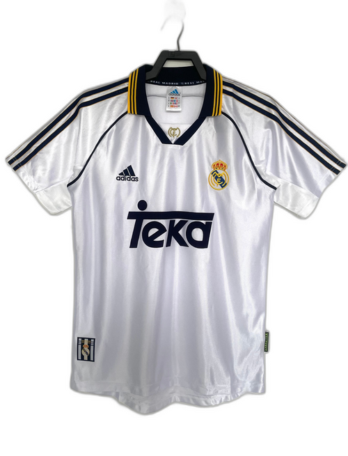 Camiseta retro Real Madrid 1998-2000 blanca con logo Teka, en percha, exclusiva Reino del Futbol
