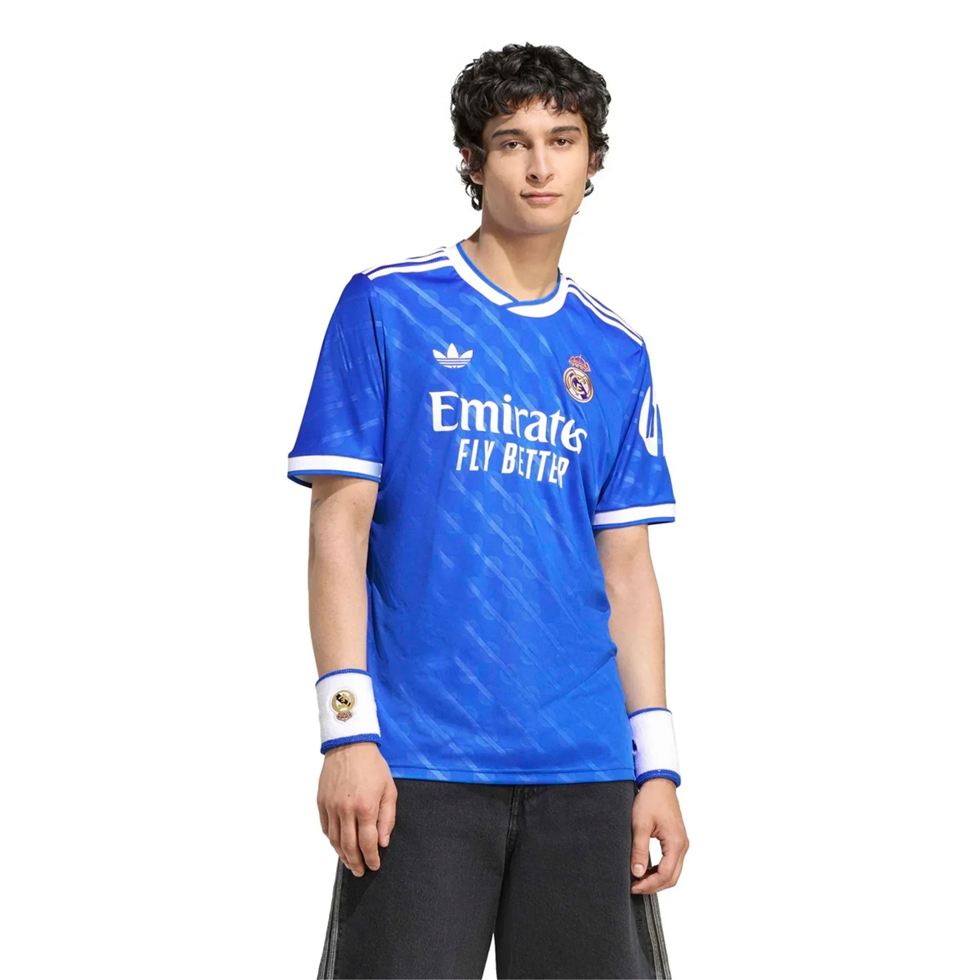 Camiseta de fútbol Real Madrid azul edición especial, hombre posando, Reino del Futbol